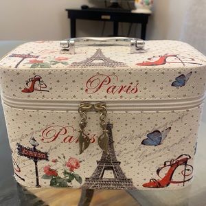 Paris Travel Box